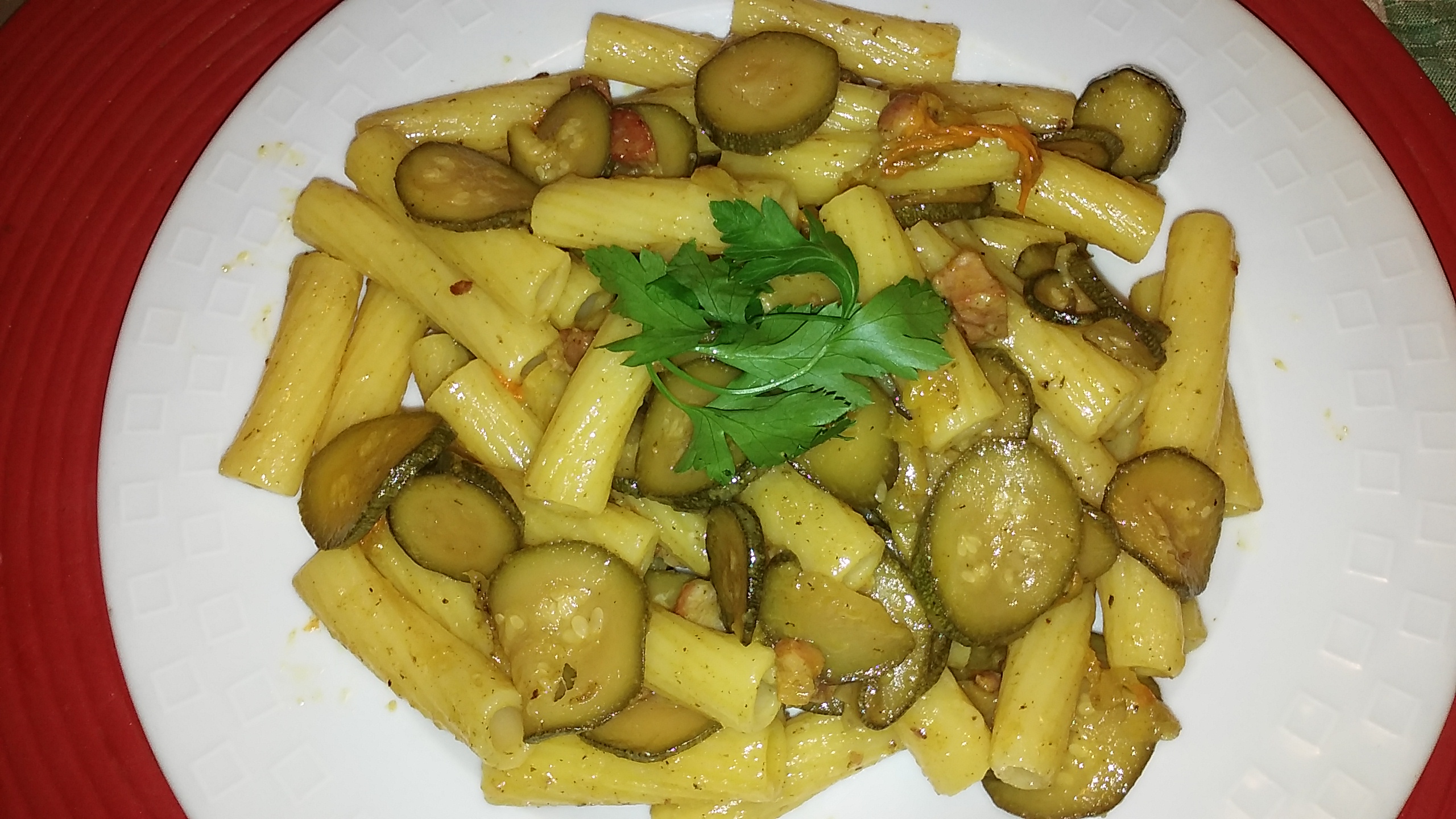 RIGATONI CON ZUCCHINE E ZAFFERANO