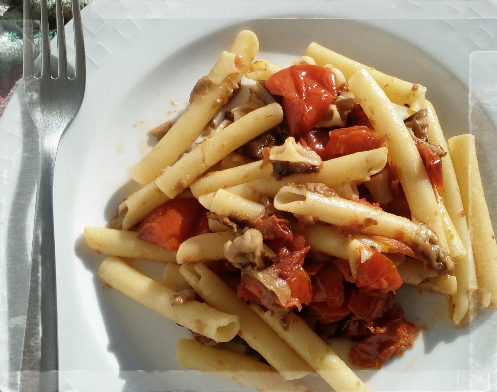 ZITI CON POMODORINI E MELANZANE