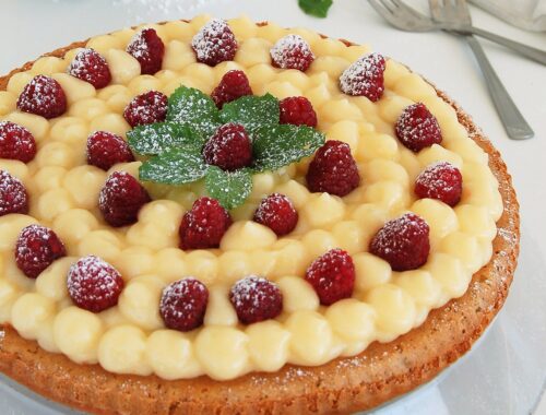 CROSTATA MORBIDA CON CREMA DI LIMONI E LAMPONI