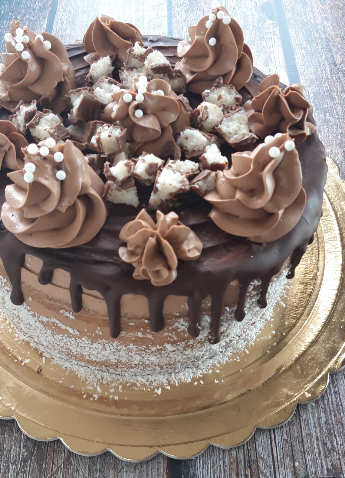 Drip Cake cocco e cioccolato