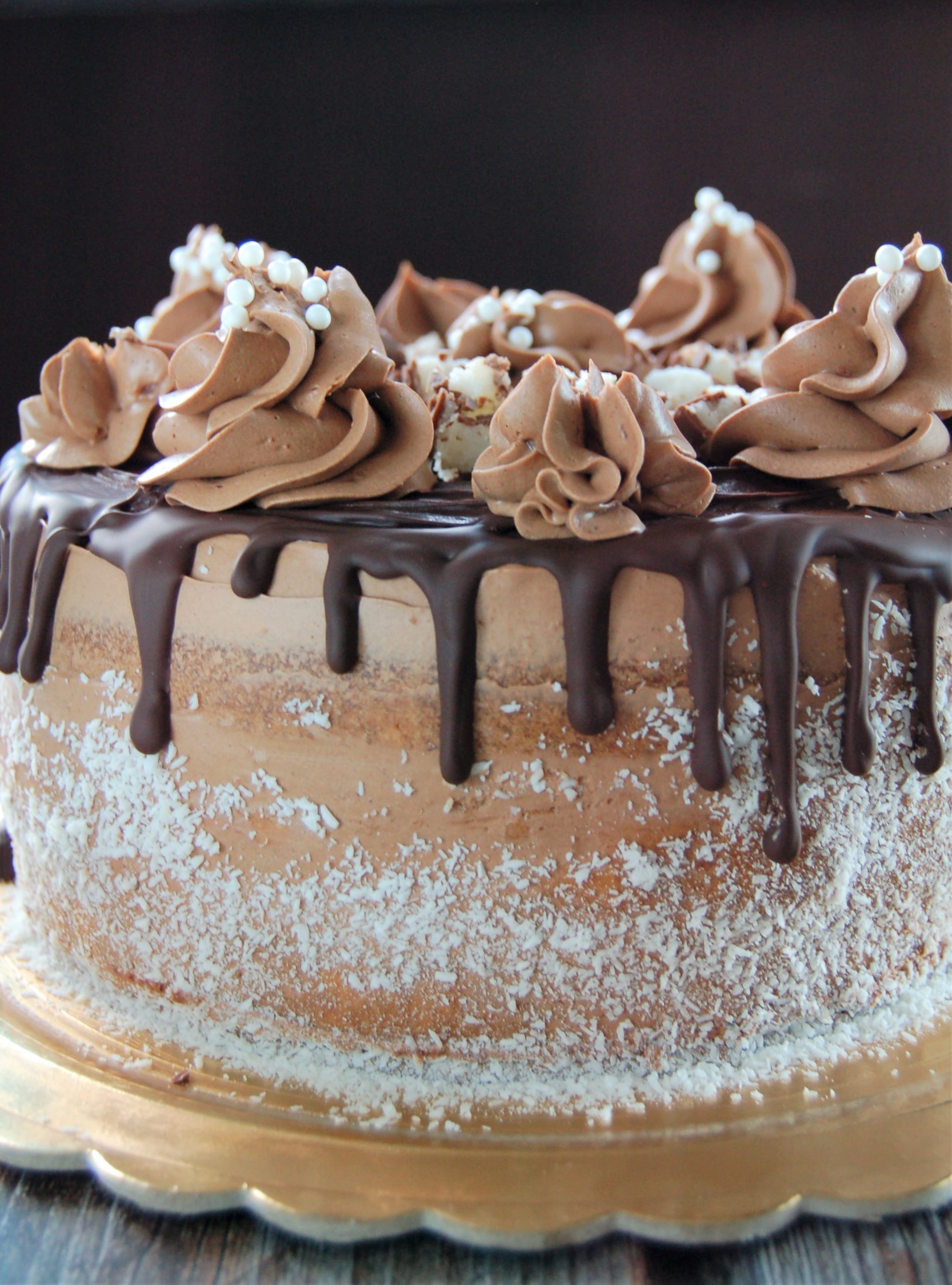 Drip Cake cocco e cioccolato