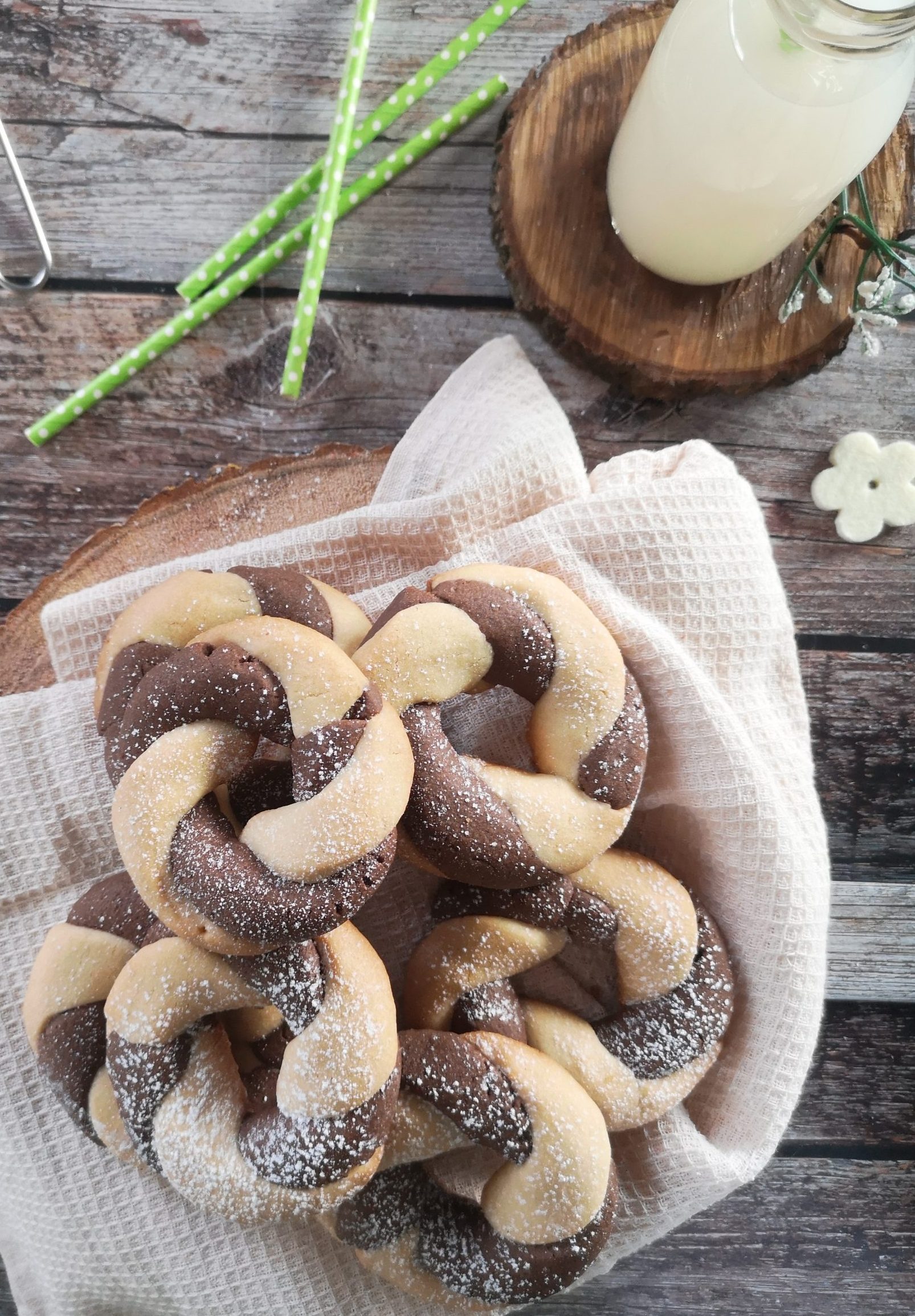 Biscotti intrecciati vaniglia e cacao