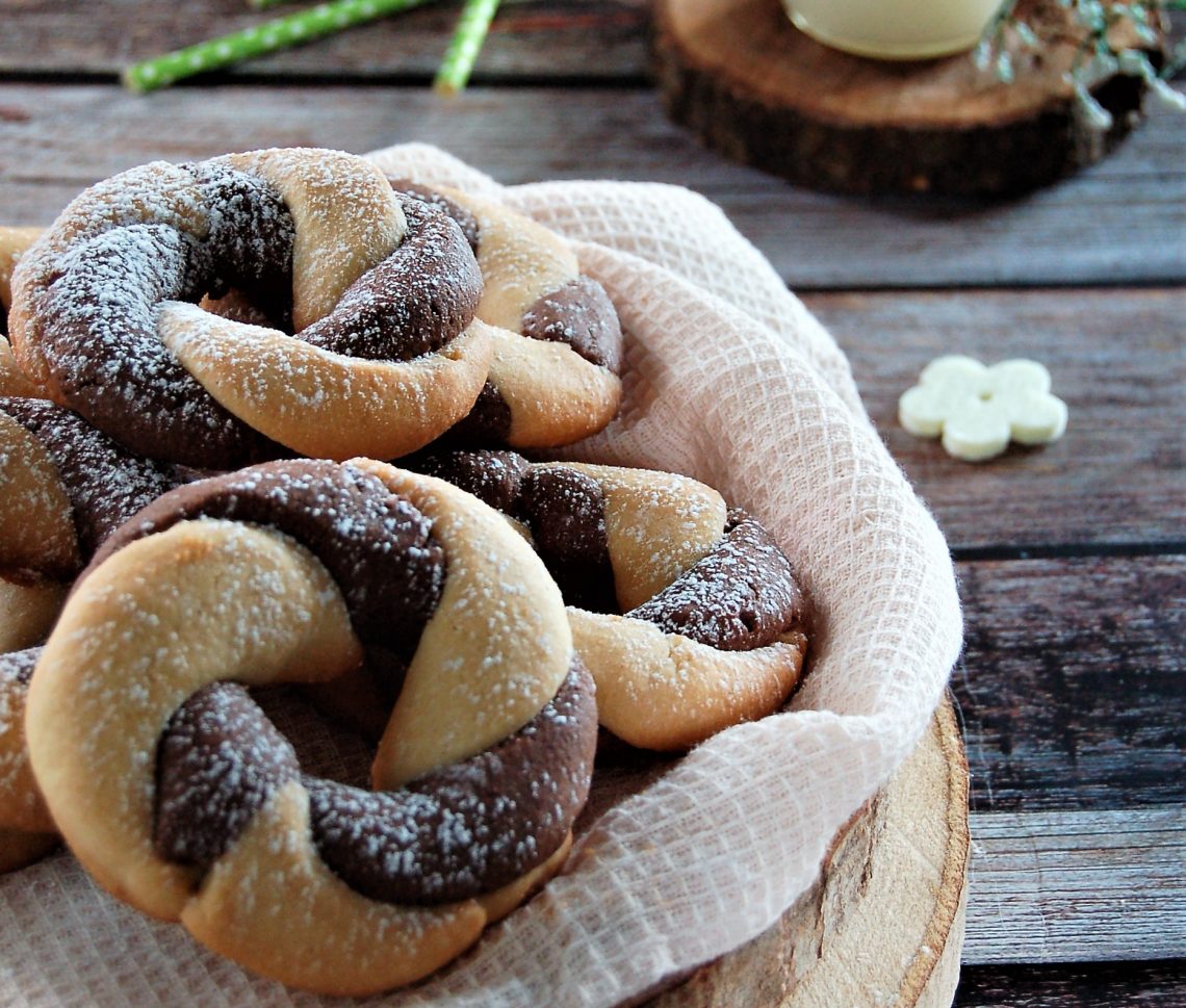 Biscotti intrecciati vaniglia e cacao