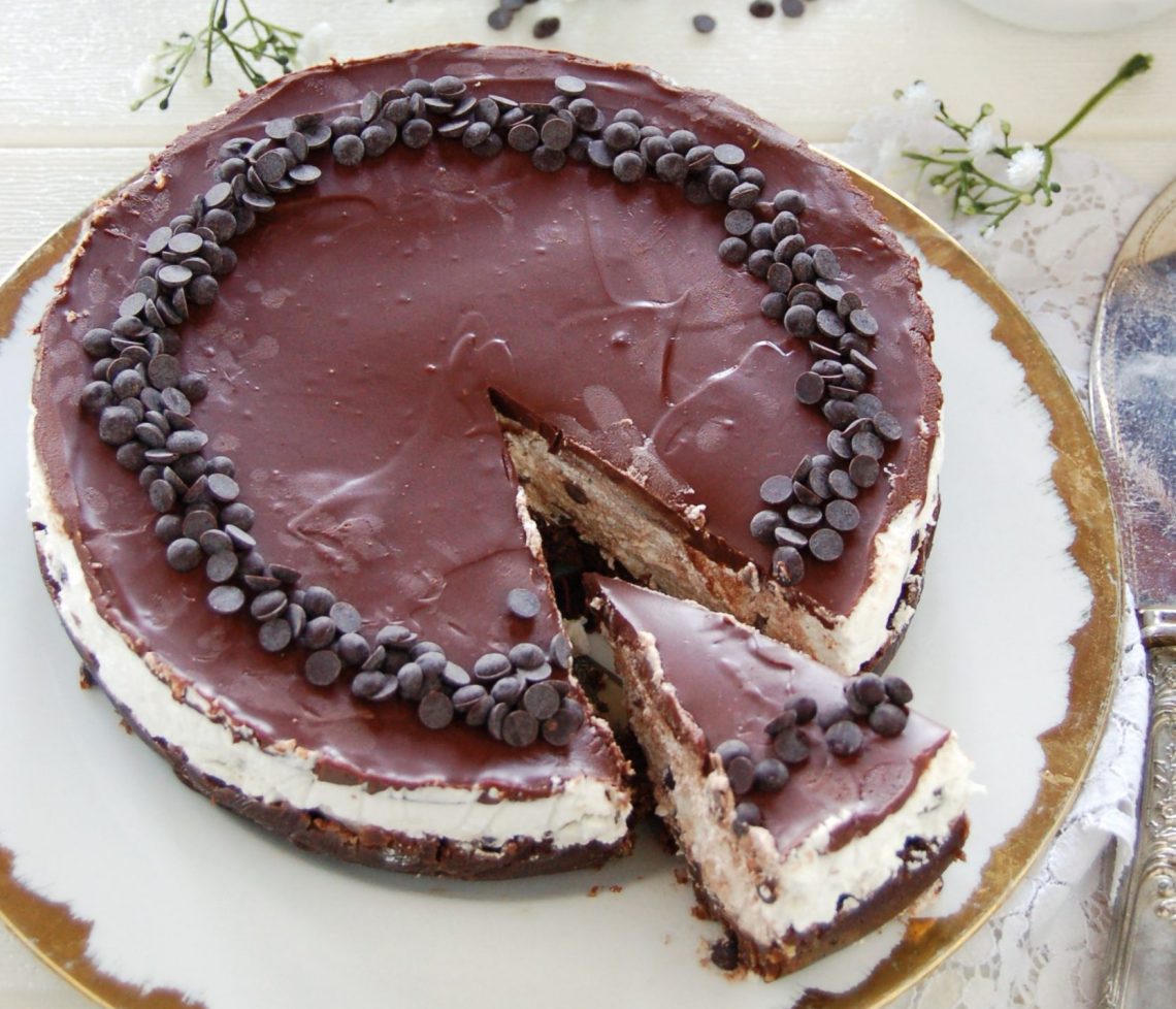 Cheesecake con ricotta e gocce di cioccolato