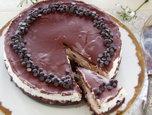 Cheesecake con ricotta e gocce di cioccolato