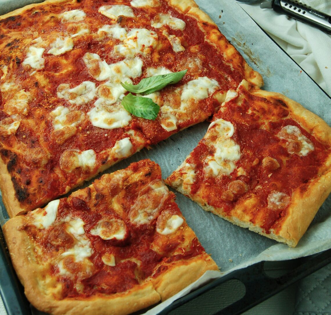 Pizza Margherita in teglia